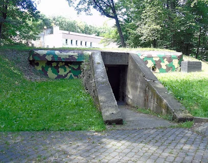 Schron dowodzenia (Park Redena)